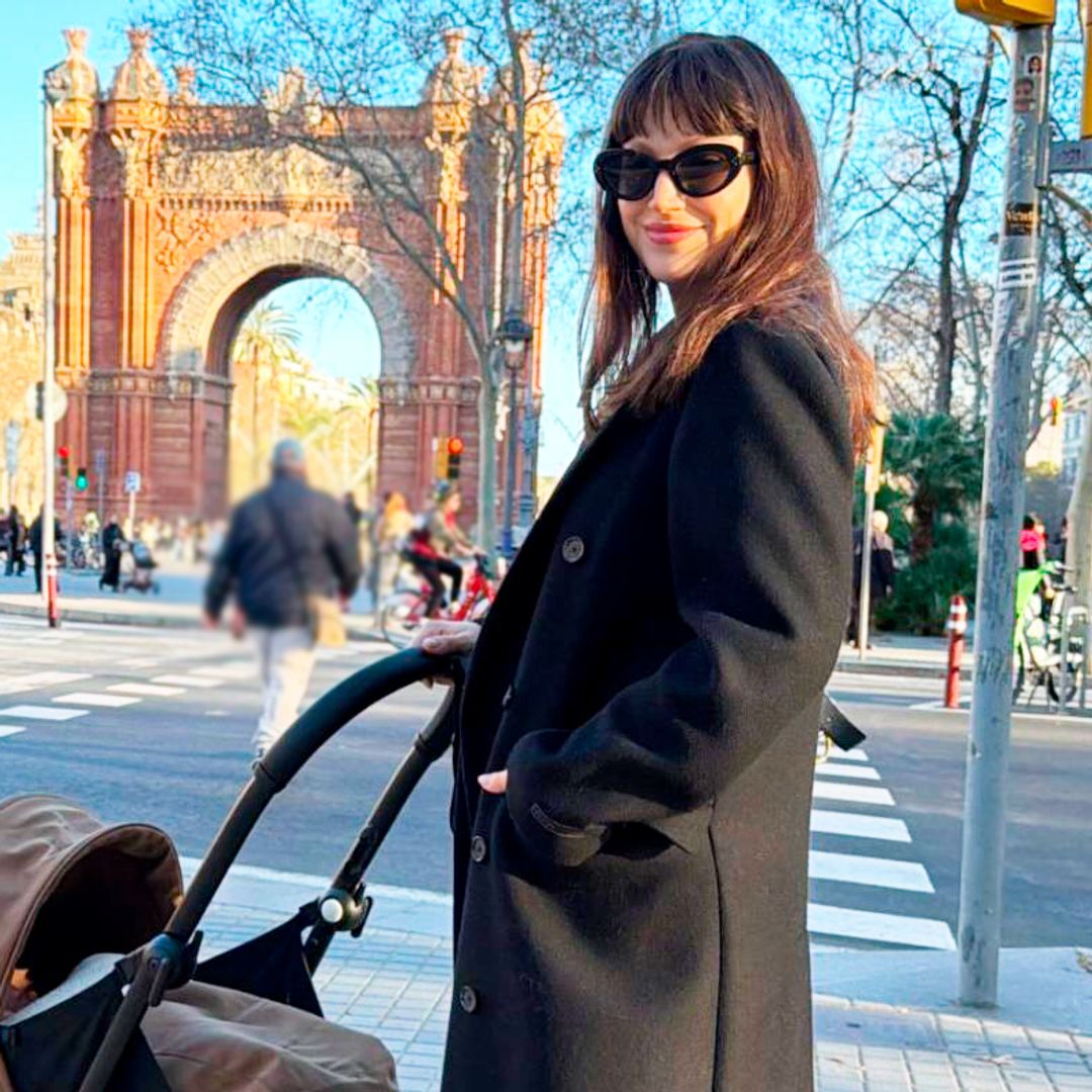 Úrsula Corberó comparte la primera foto con su hijo Dante: “Hola, soy mami”