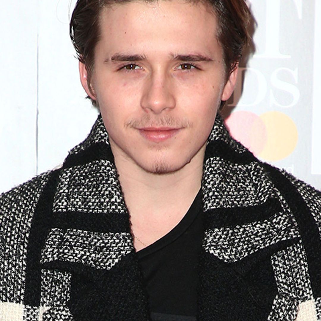 ¿Seguirá la senda de su padre? Brooklyn Beckham empieza a 'jugar' con el peine