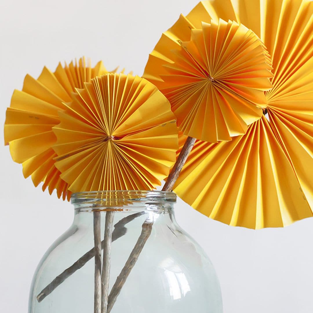Flores de papel que puedes incorporar a la decoración de tu casa, paso a paso