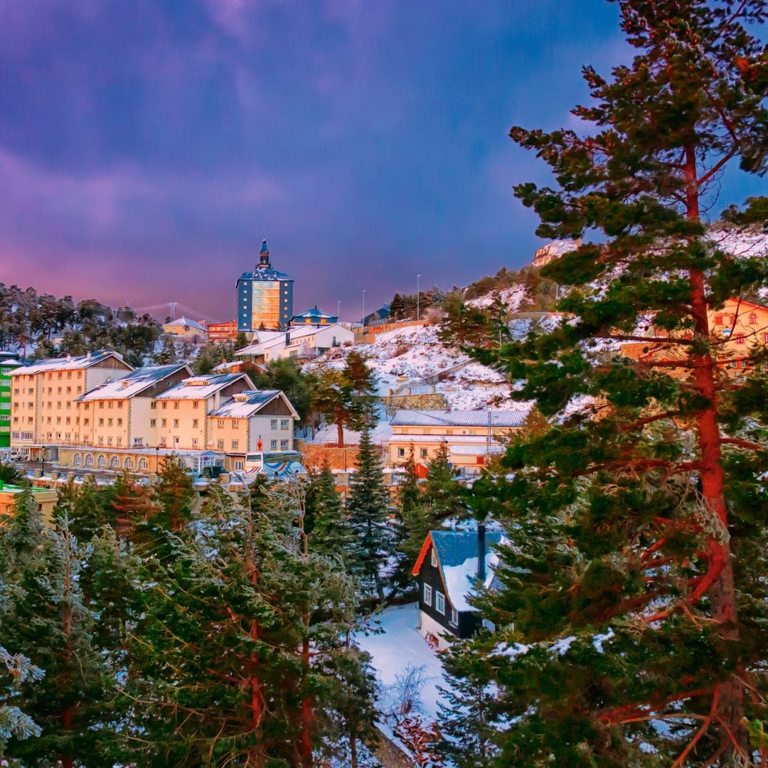 10 planazos navideños en Navacerrada, el pueblo madrileño donde aparca Papá Noel