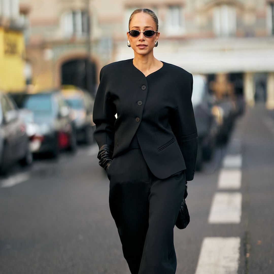 Estos trajes con chaquetas especiales me hacen sentir poderosa en la oficina y elegante en citas de noche 