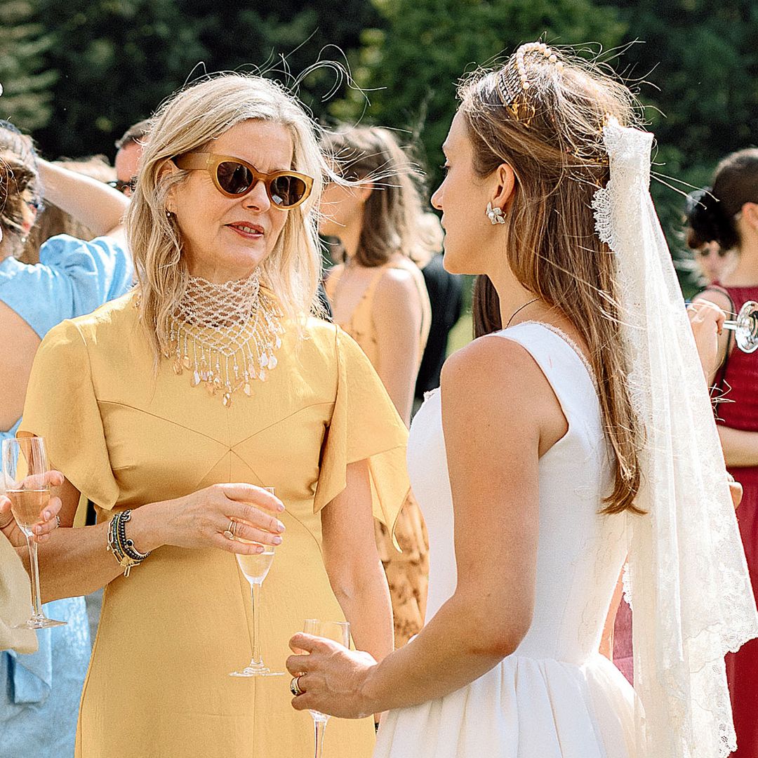 Lady Marina Windsor hablando con su tía Lady Helen Taylor 