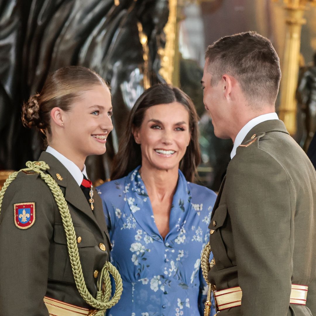 Las 12 curiosidades de la Fiesta Nacional durante el reinado de Felipe VI: el susto del paracaidista, la cabra de la Legión o el debut de Leonor