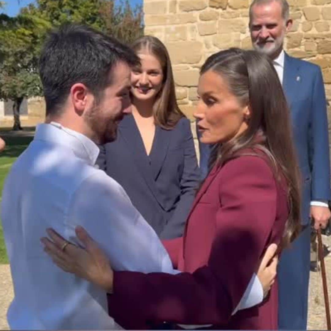 El momentazo de la reina Letizia con un exconcursante de 'La Voz' en Navarra: "Eres como un hijo mío"