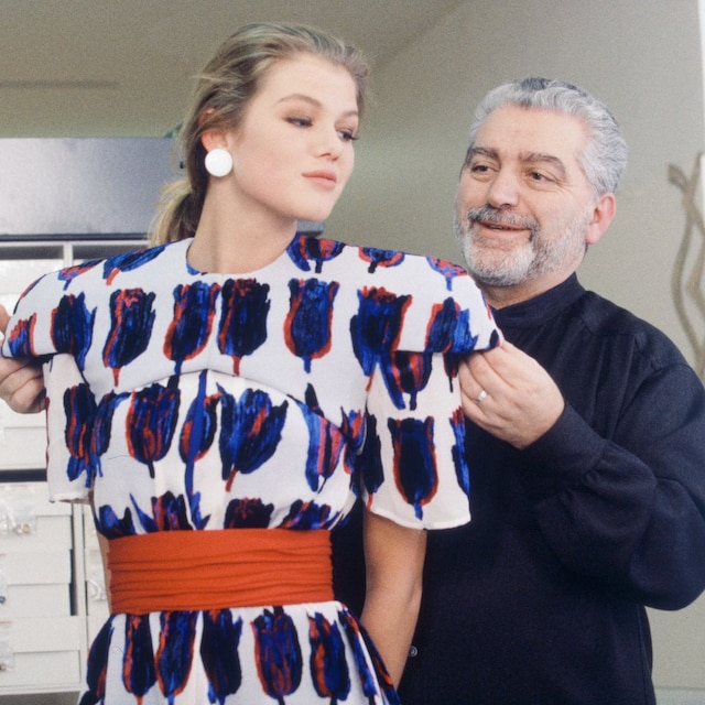 paco rabanne con una modelo