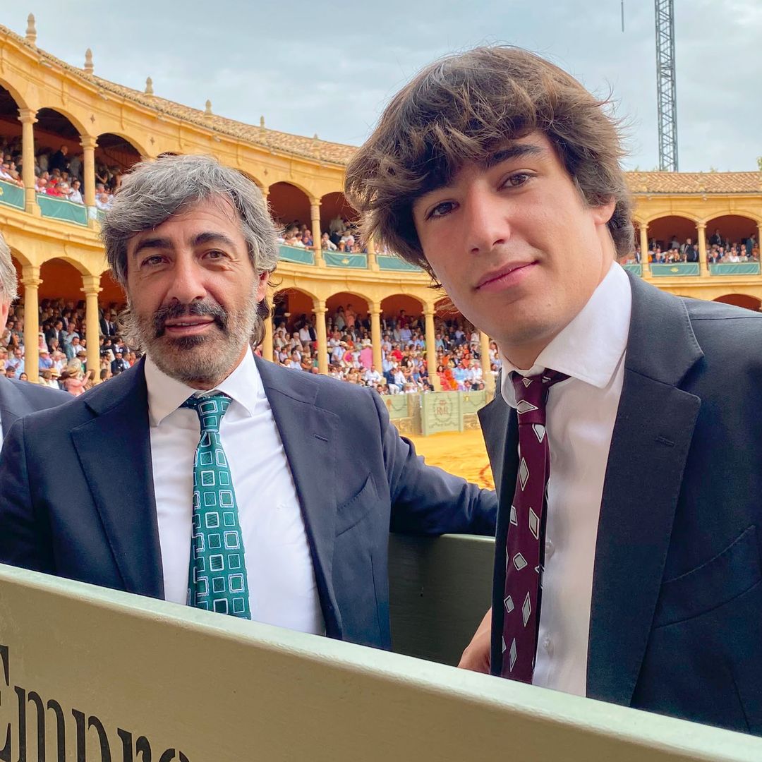 Juan del Val con su hijo Pau en los toros