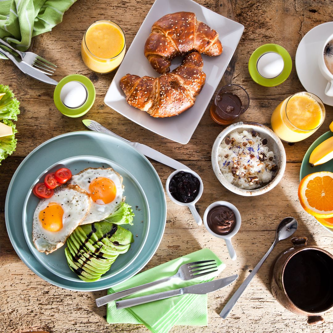 Cómo hacer un brunch casero fácil y económico: Ideas y recetas para triunfar