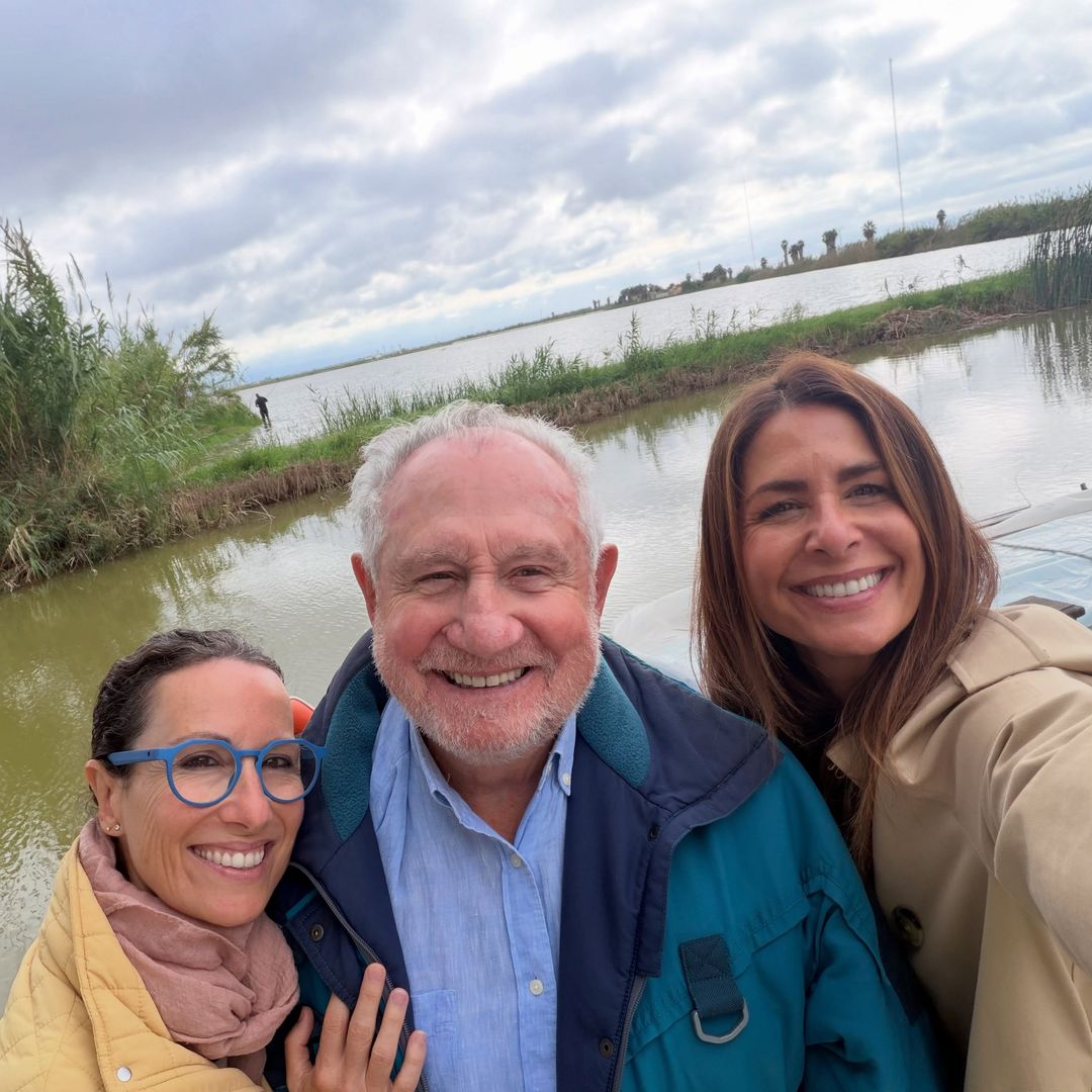 Nuria Roca vuelve a casa: las fotos más entrañables de su escapada a Valencia con sus padres y su hermana Ruth