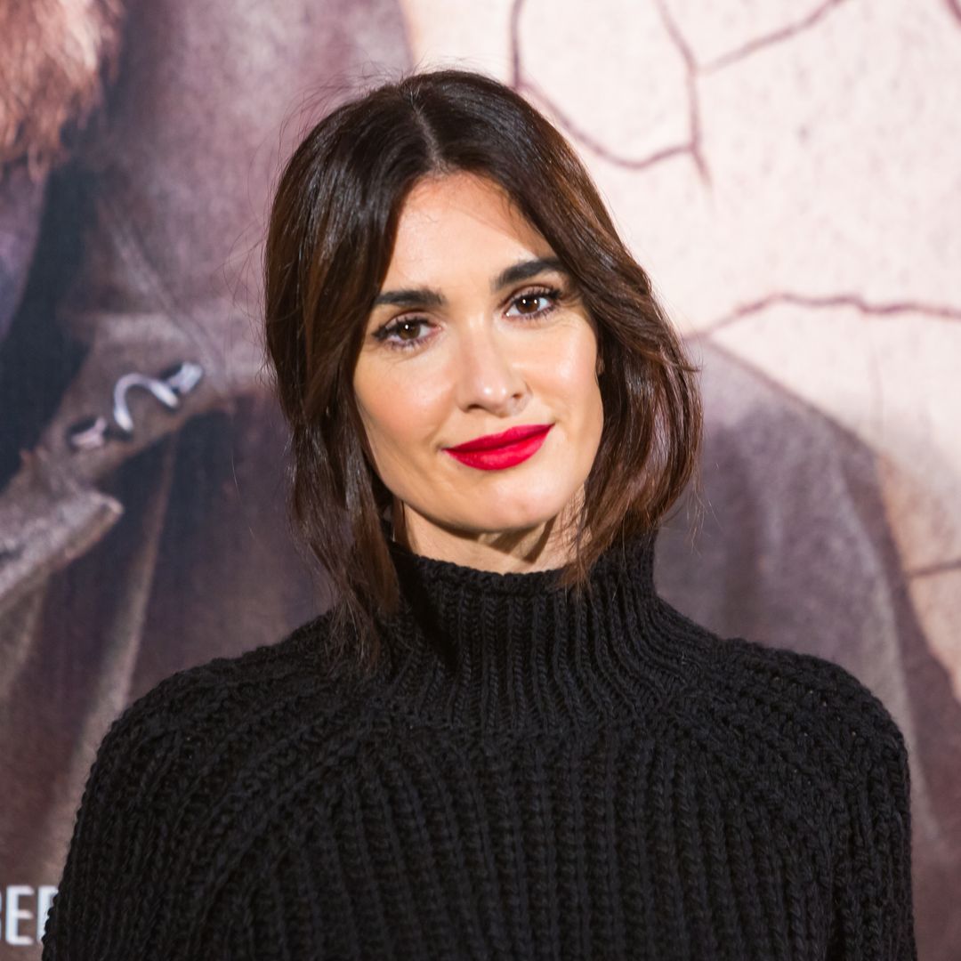 Paz Vega, radiante en bañador a los 50 años, se refugia en sus hijos en su primer verano tras la separación