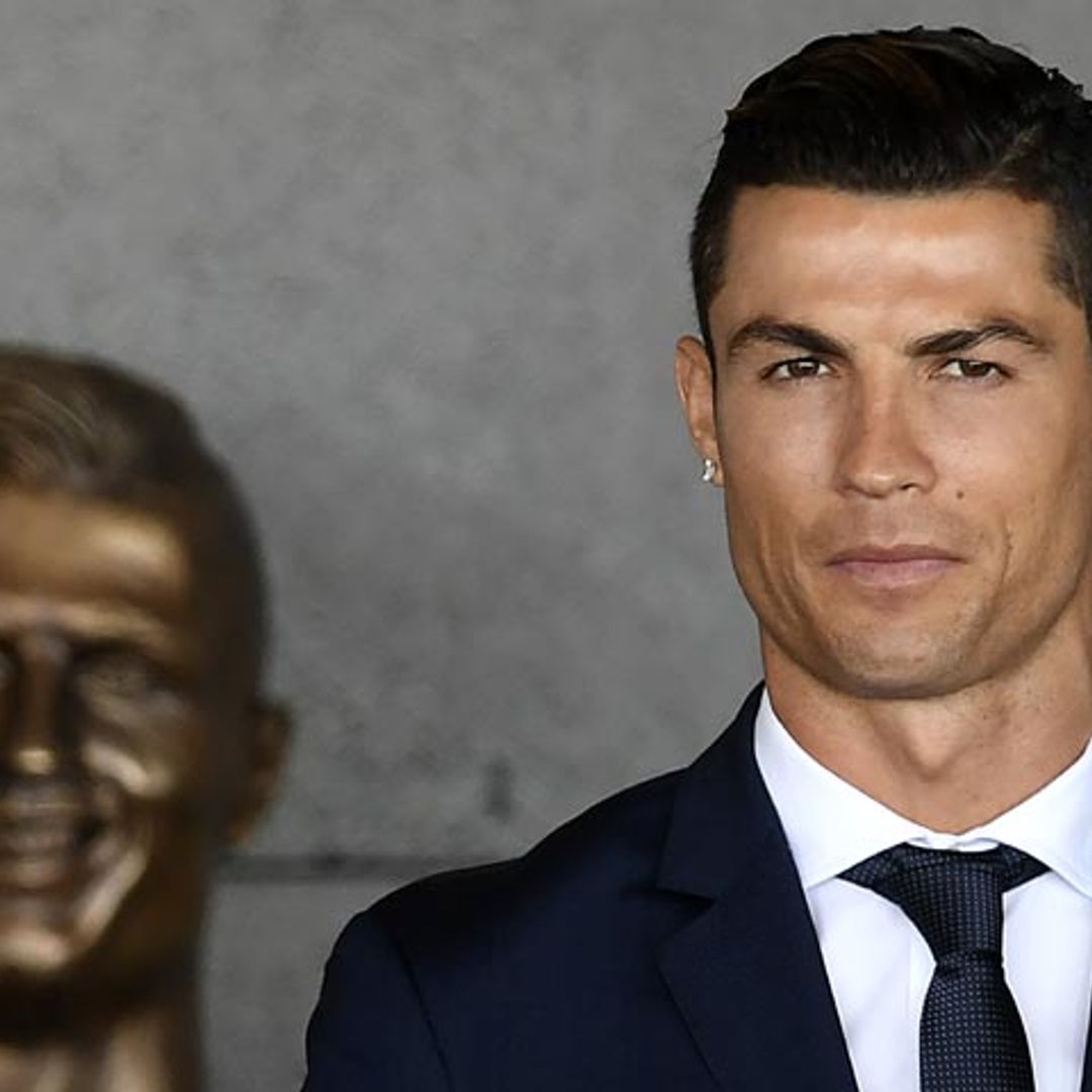 El busto de Ronaldo, el único que consigue robarle el protagonismo en las redes