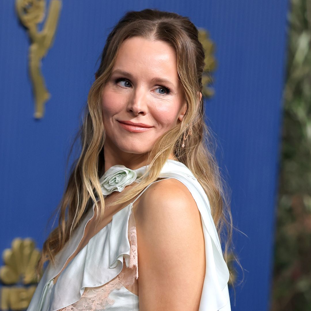 Kristen Bell en los premios Emmy 2026