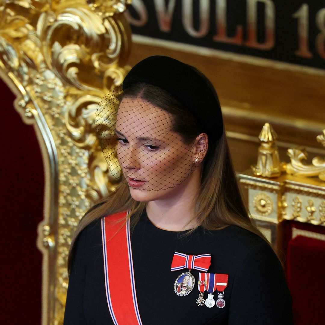 El homenaje más discreto de Ingrid Alexandra a su abuelo Harald está en sus pendientes: "Las perlas simbolizan sus lágrimas"