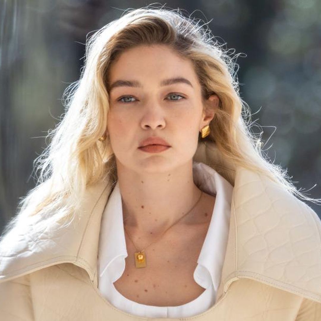 Gigi Hadid abre el desfile de Jacquemus
