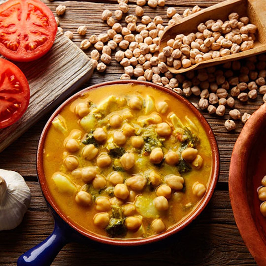 Potaje de garbanzos con patata y brócoli