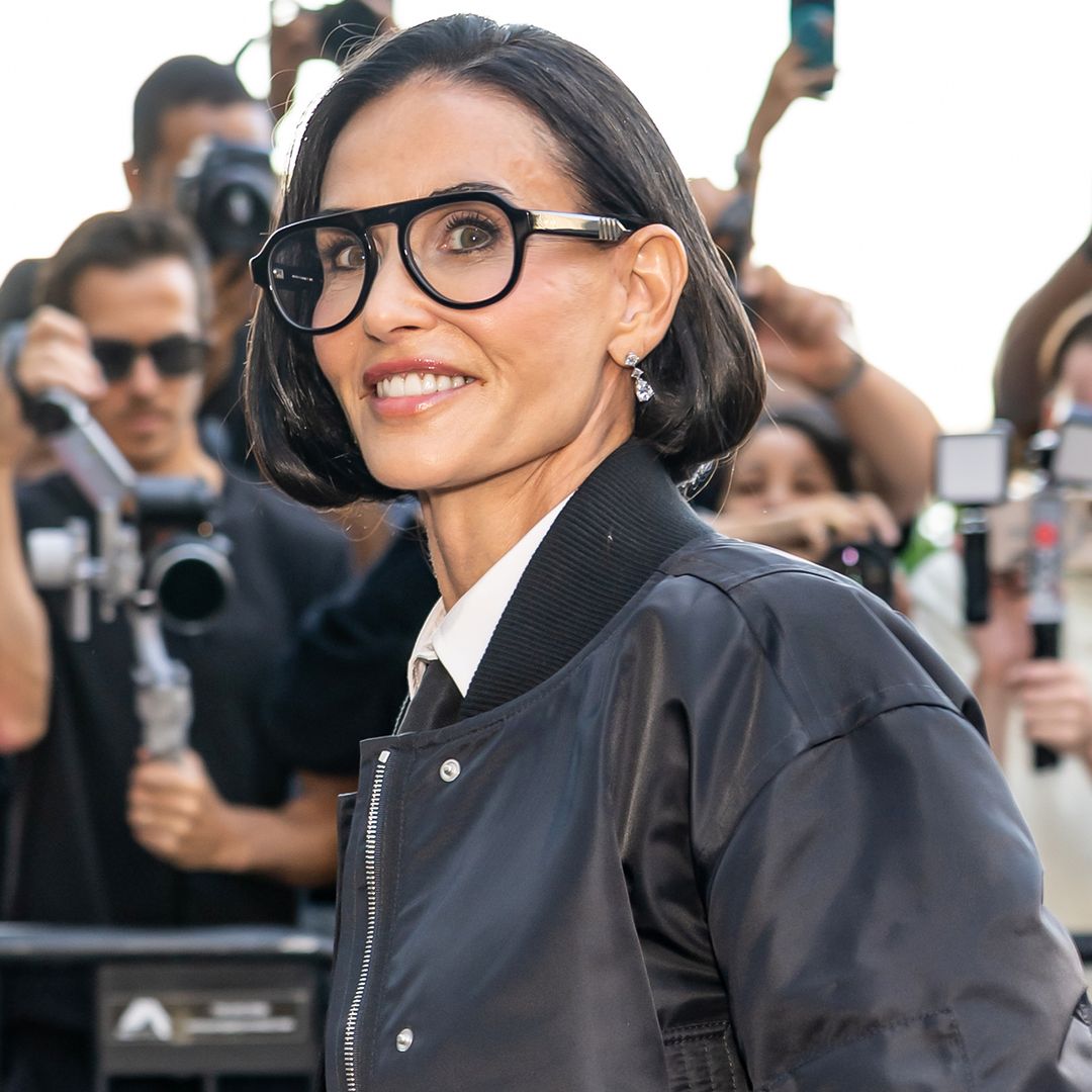 Demi Moore en el desfile de Thom Browne en la Semana de la Moda de Nueva York