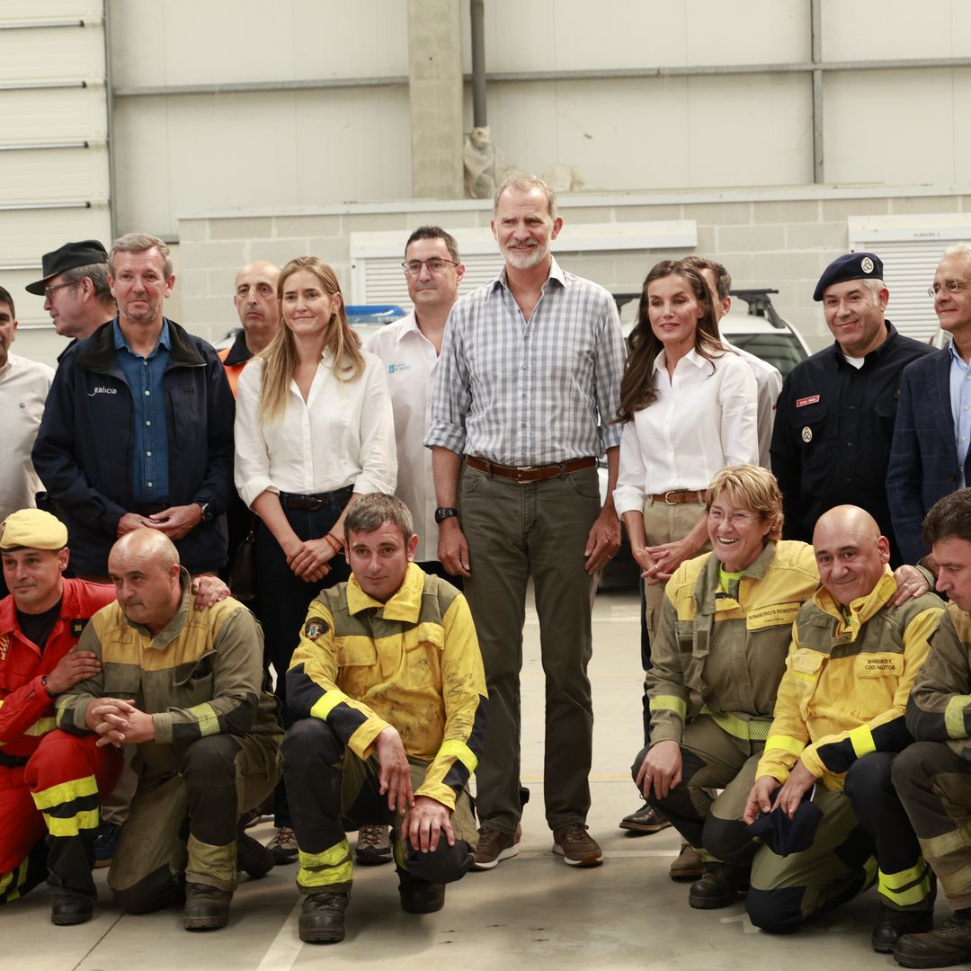 Las palabras de la reina Letizia a los bomberos en los incendios de Ourense: "Solo vosotros sabéis lo que habéis pasado"