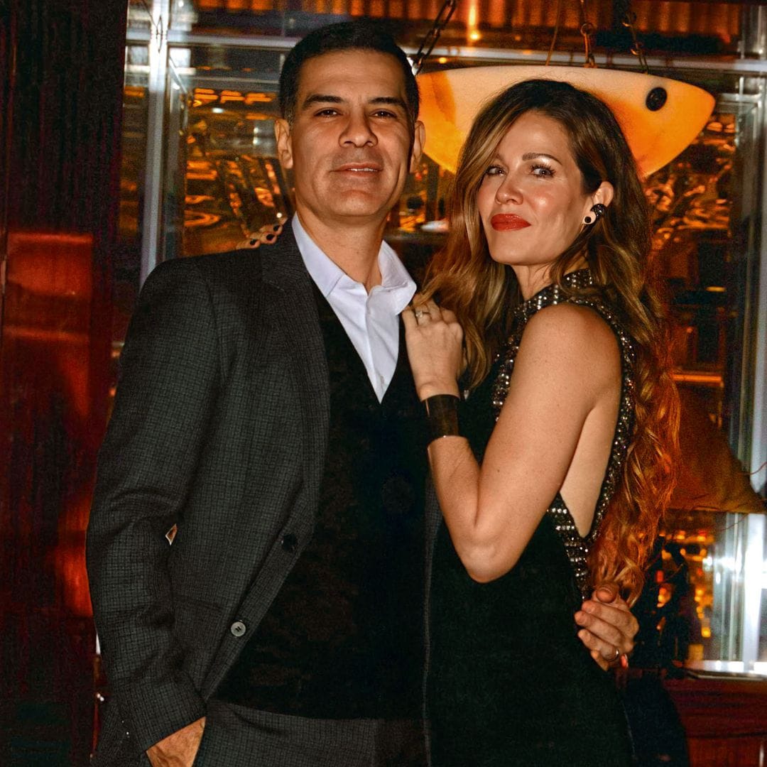 Jaydy Michel abre a ¡HOLA! el albúm de su exclusiva fiesta de 50 cumpleaños junto a su hija Manuela