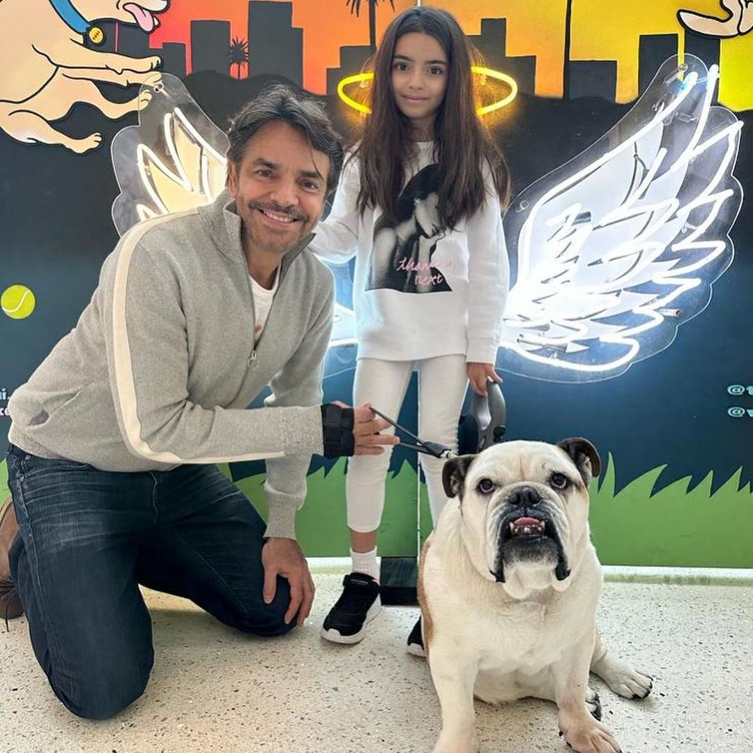 Eugenio Derbez con Aitana y Fiona