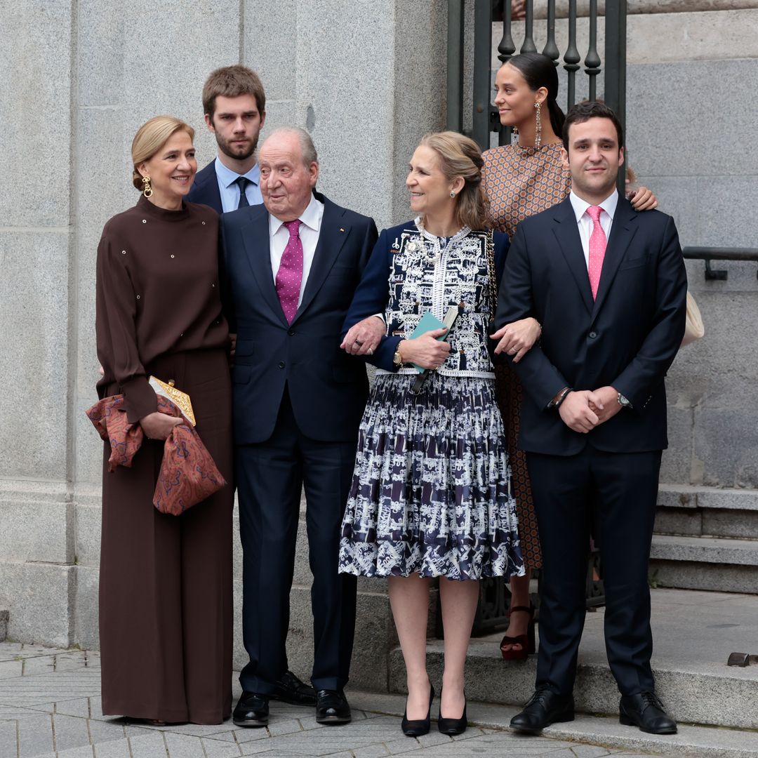 Juan Urdangarin con la infanta Elena, la infanta Cristina, Victoria de Marichalar y el rey Juan Carlos