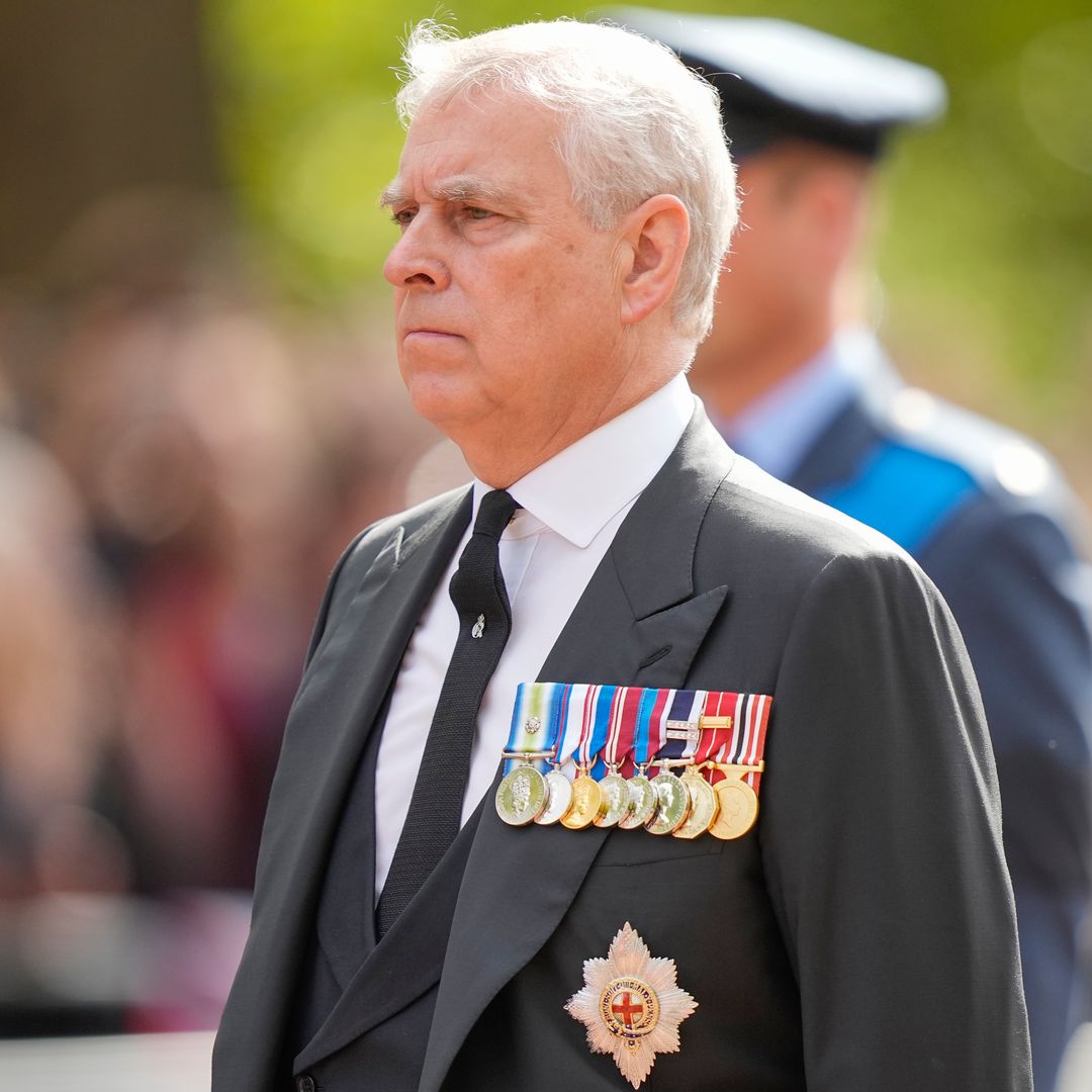 Andrés Mountbatten-Windsor ha sido despojado oficialmente de sus últimos honores