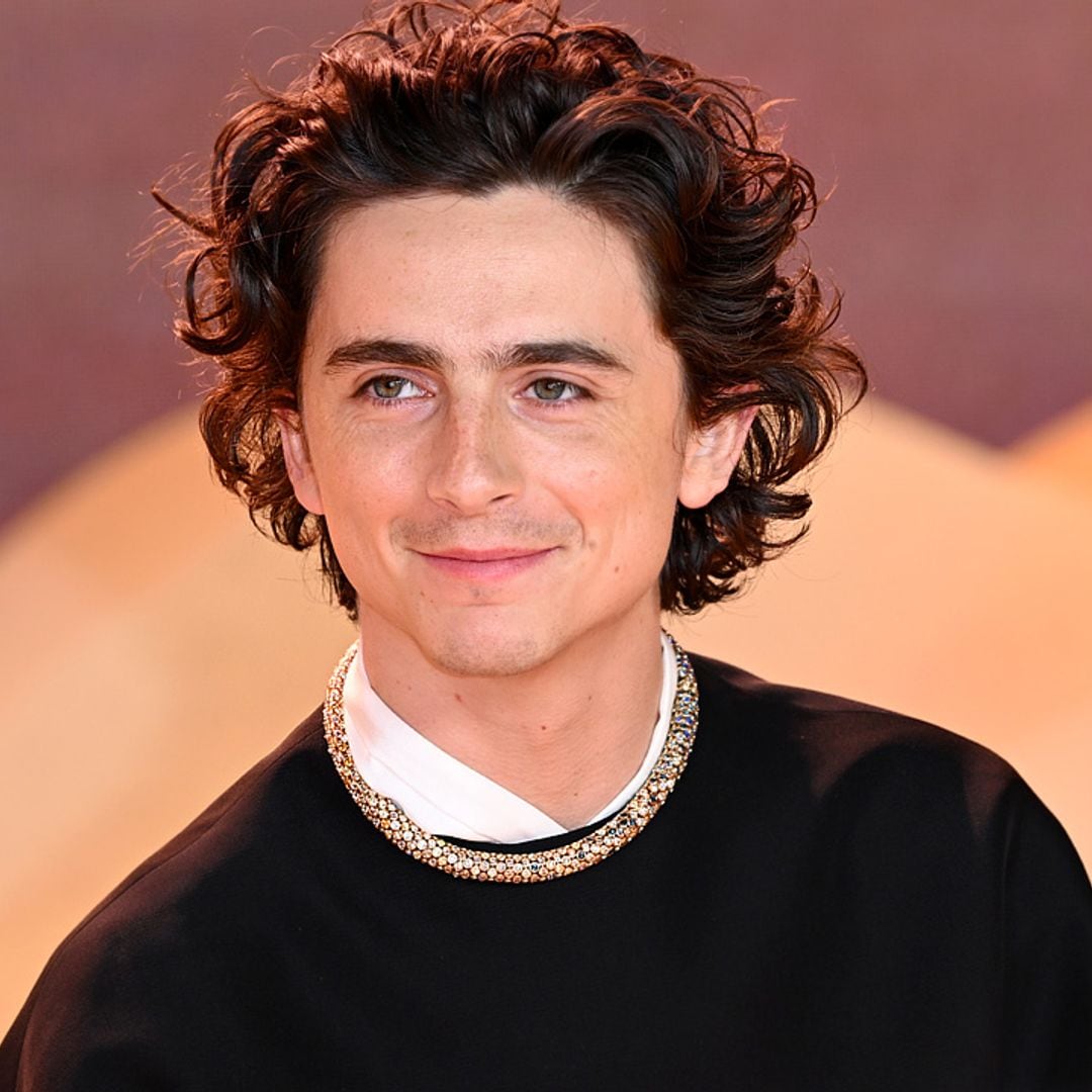 Timothée Chalamet impacta en Londres con un exclusivo collar, una joya inspirada en el universo ‘Dune’