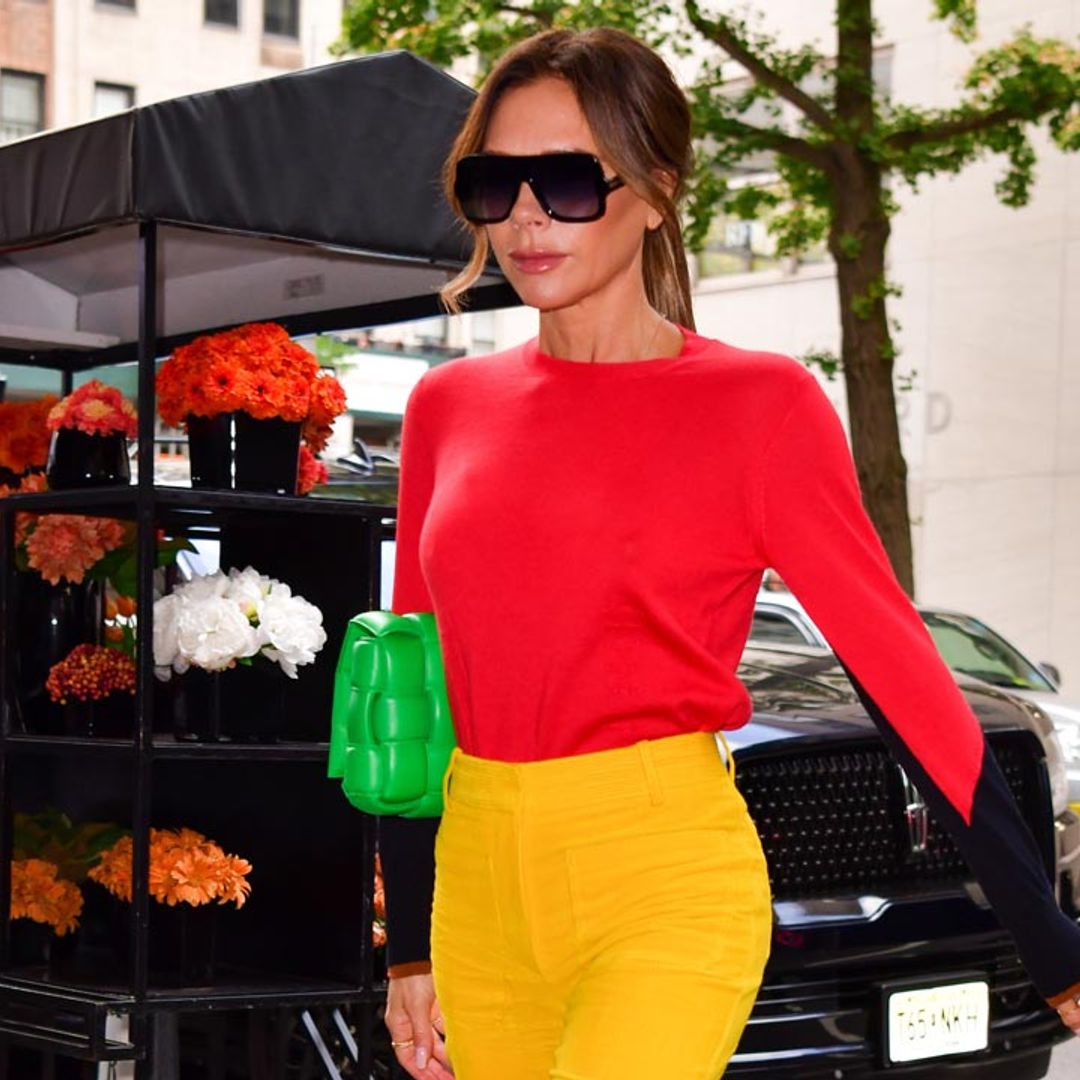 El look multicolor que nadie esperaba de Victoria Beckham (y cómo copiarlo con éxito)