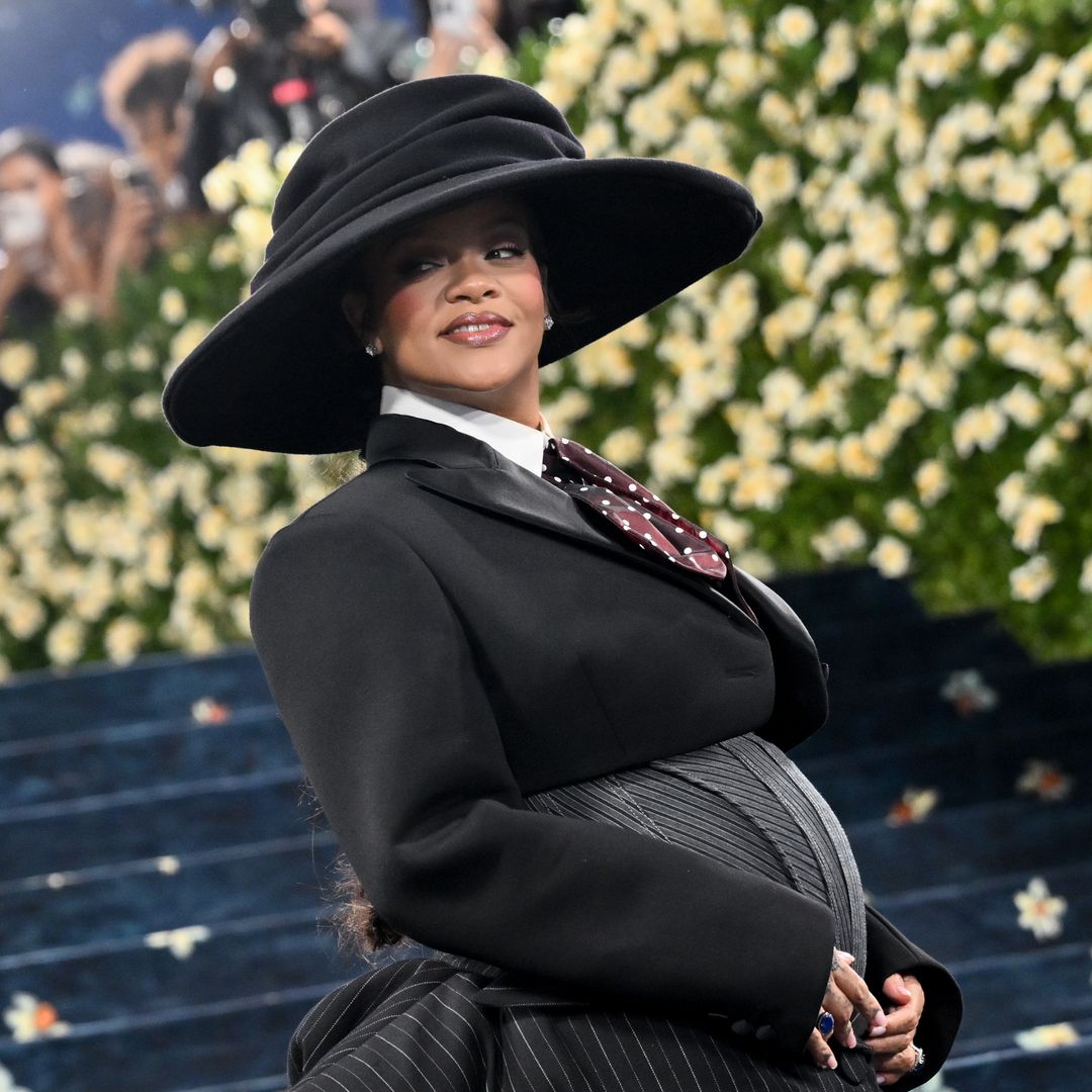 Rihanna sorprende con su tercer embarazo y otros momentazos de la MET Gala en 12 fotos