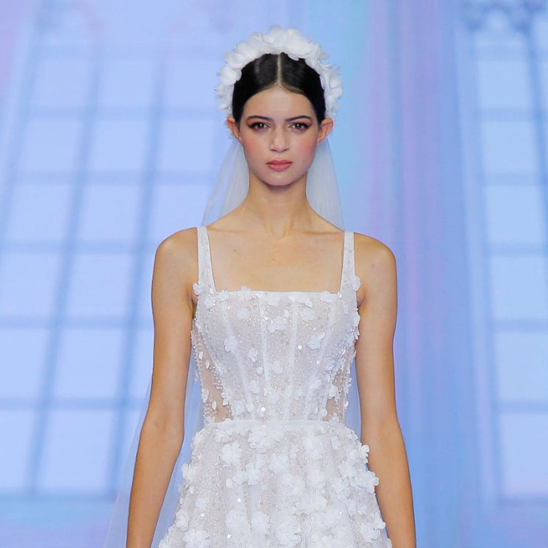 Woná Concept & Eva Lendel enamoran con sus diseños (y sus escotes) a las novias más actuales