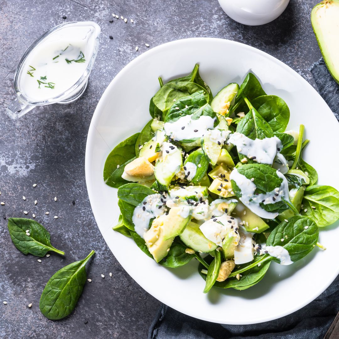 Cremoso, ligero y saludable: este es el aderezo perfecto para tus ensaladas