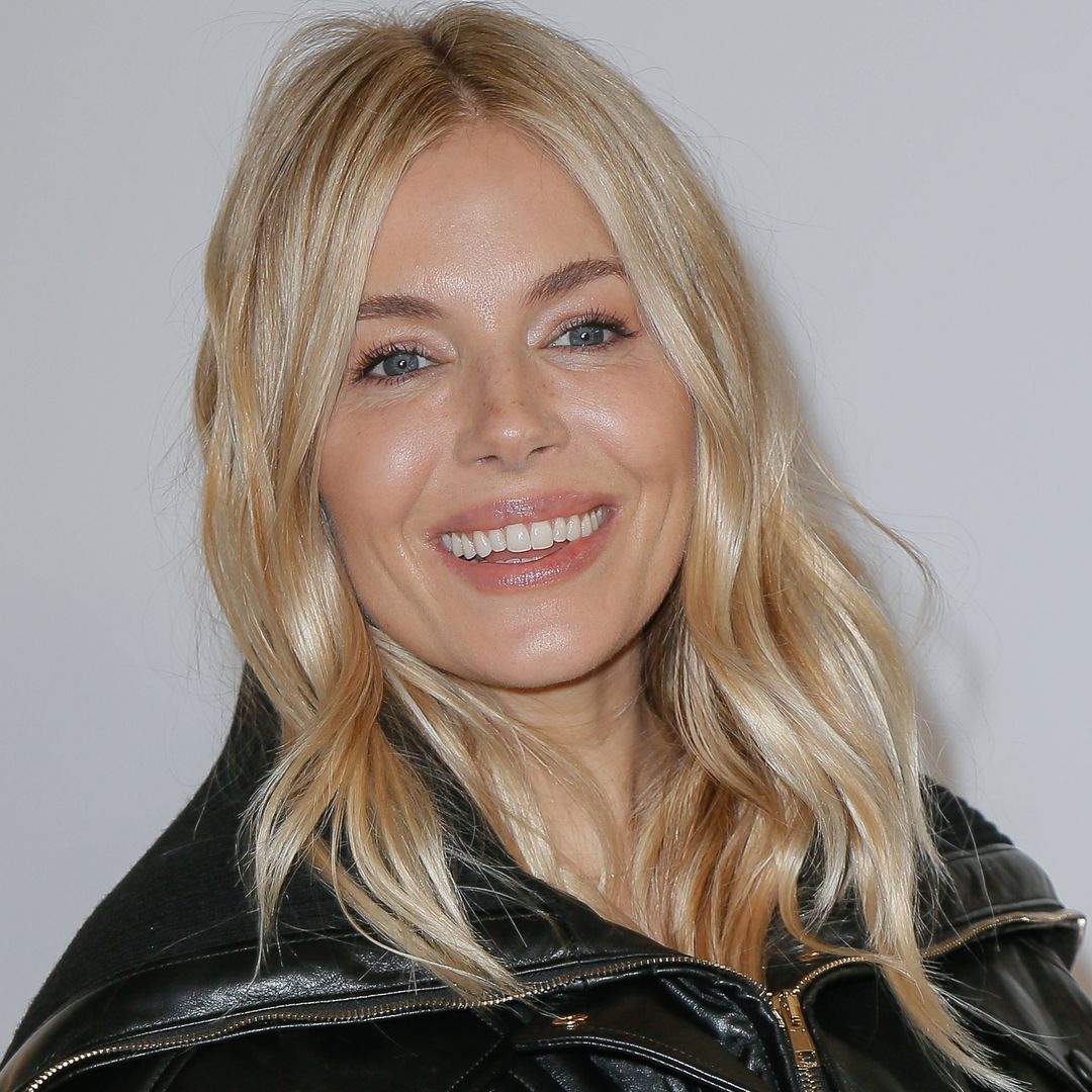 Sienna Miller reaparece tras ocho años y sorprende con una imagen inédita de su embarazo a los 44