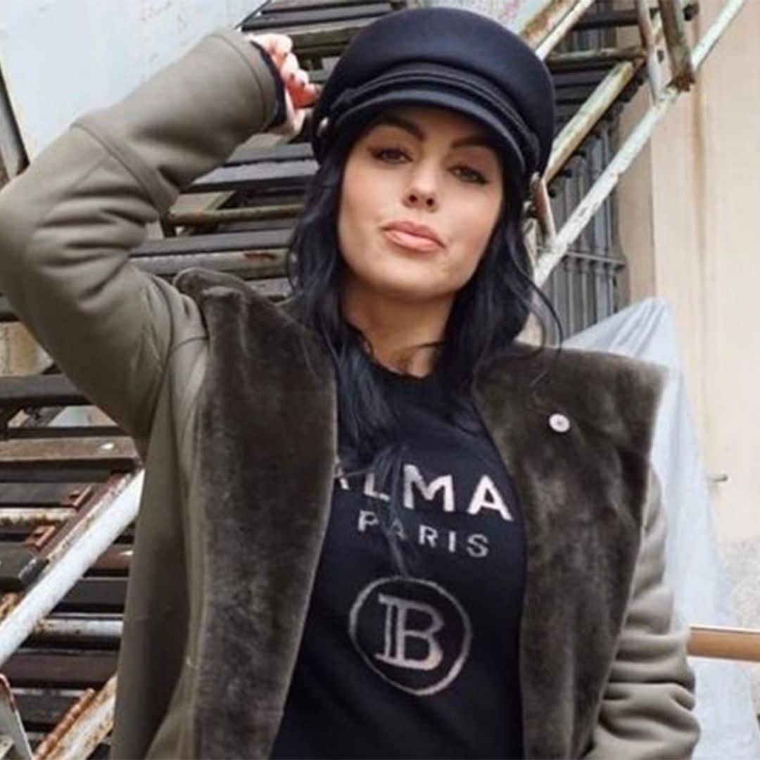 Con vaqueros o 'leggings', Georgina Rodríguez recicla su complemento más parisino