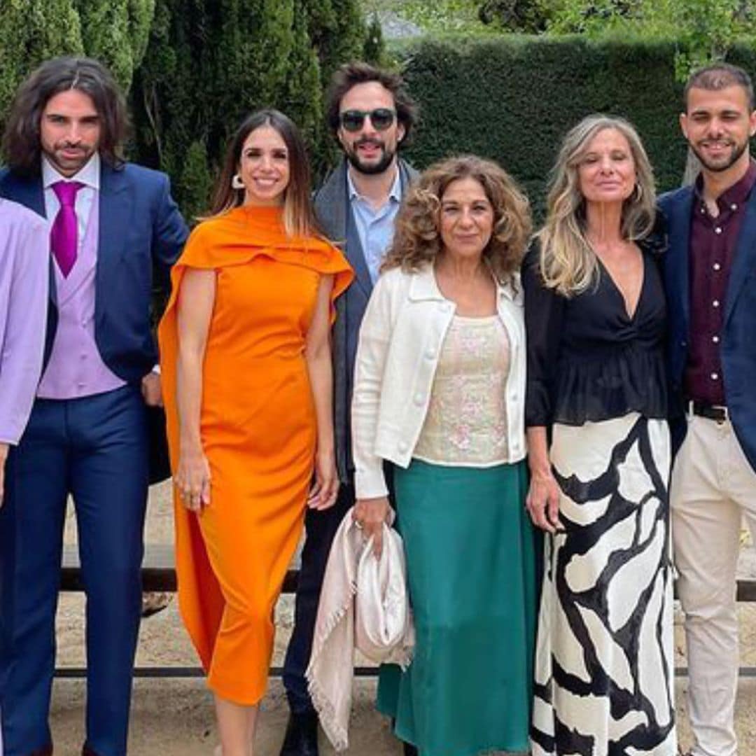 Lolita se va de boda con sus dos hijos, Elena y Guillermo, su prima Paloma Sánchez Flores y otros familiares