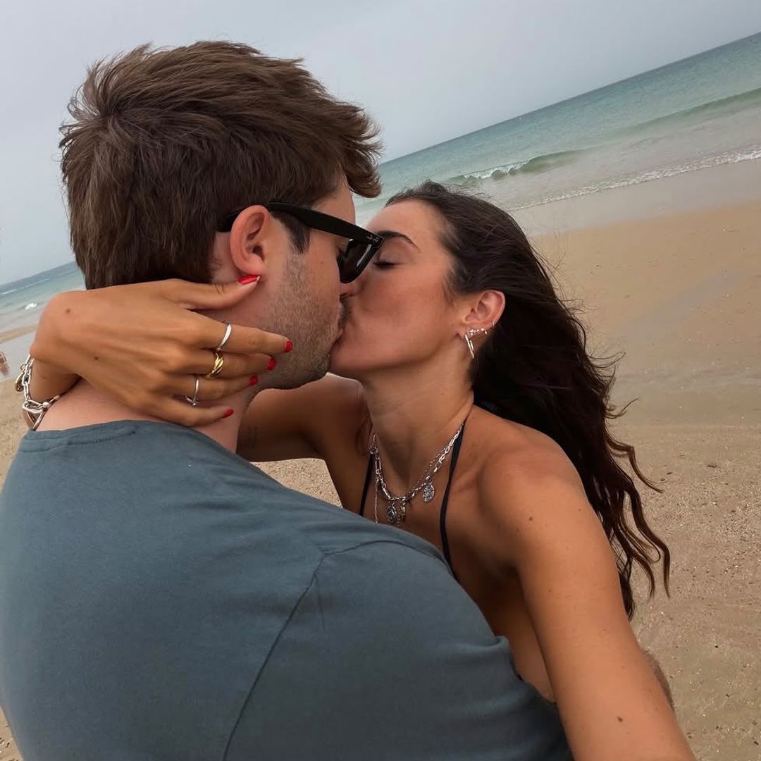 Anna Padilla y Mario Cristóbal disfrutando de las playas de Cádiz, el lugar tan especial donde se darán el "sí, quiero" el próximo sábado 19 de septiembre