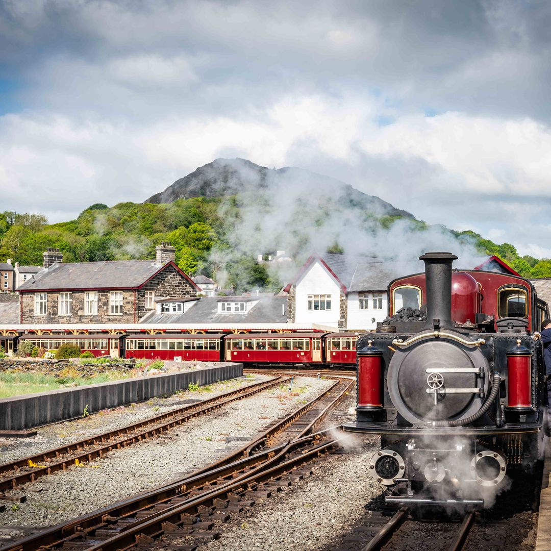 La histórica locomotora de vapor Welsh Highland Railway, Gales