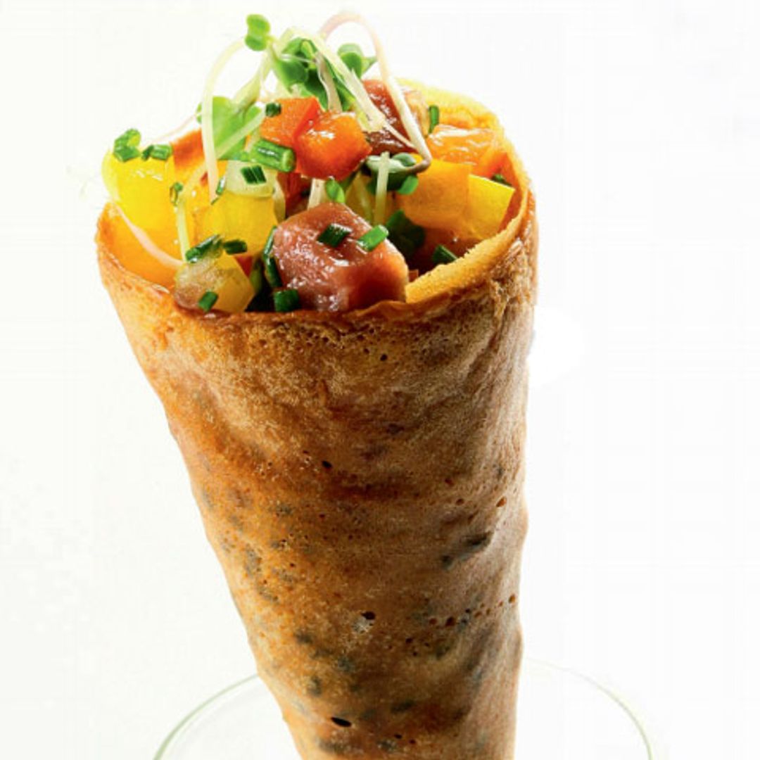 Conos de atún con papaya y mango