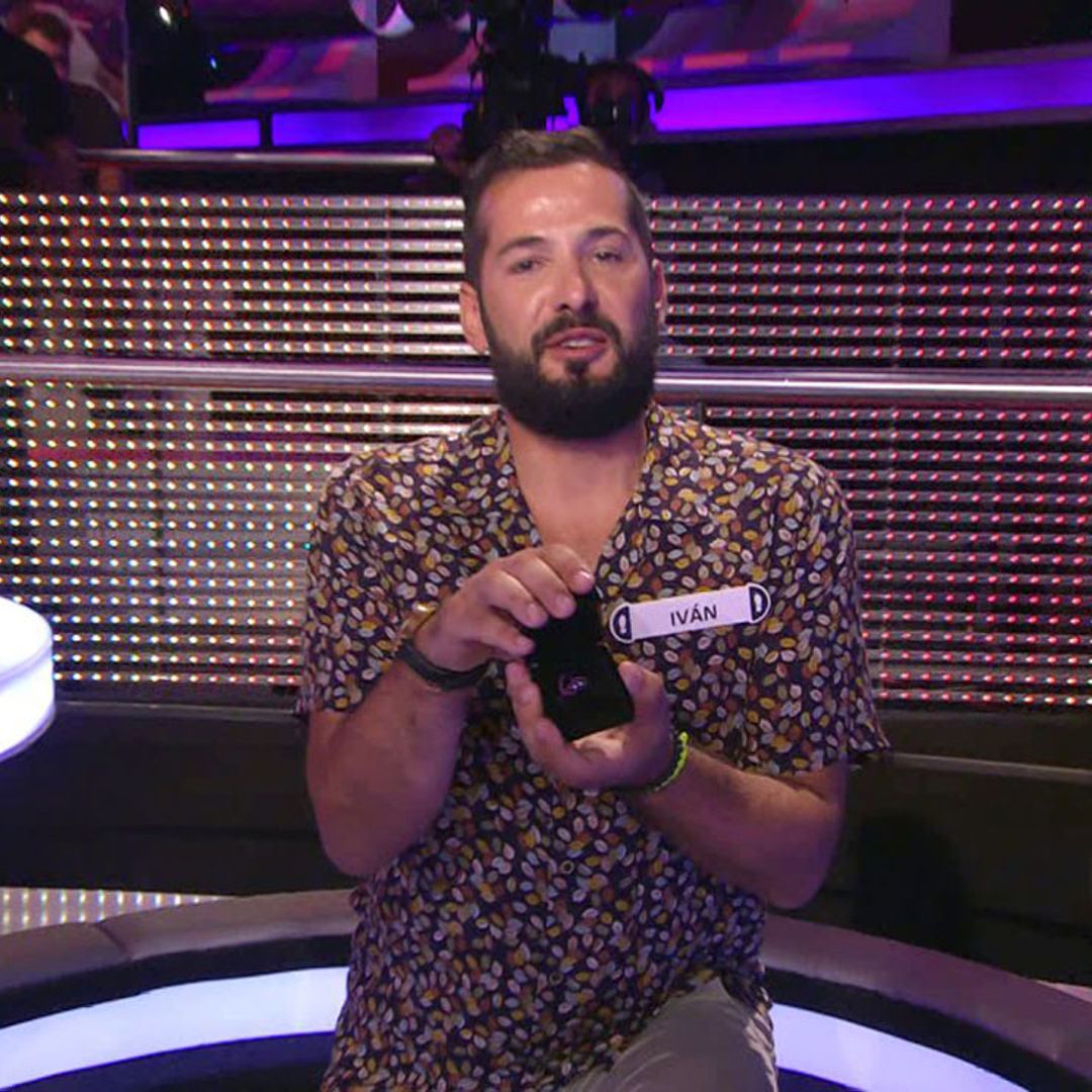 Un concursante de 'Ahora caigo' sorprende pidiendo matrimonio a su novia