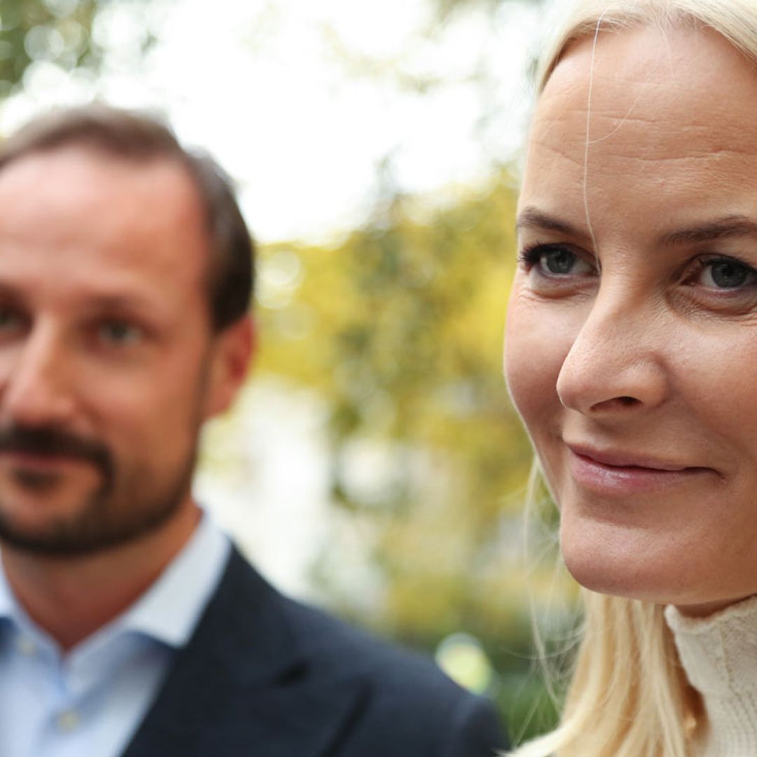 Mette Marit de Noruega pide perdón tras verse salpicada por el 'caso Epstein'