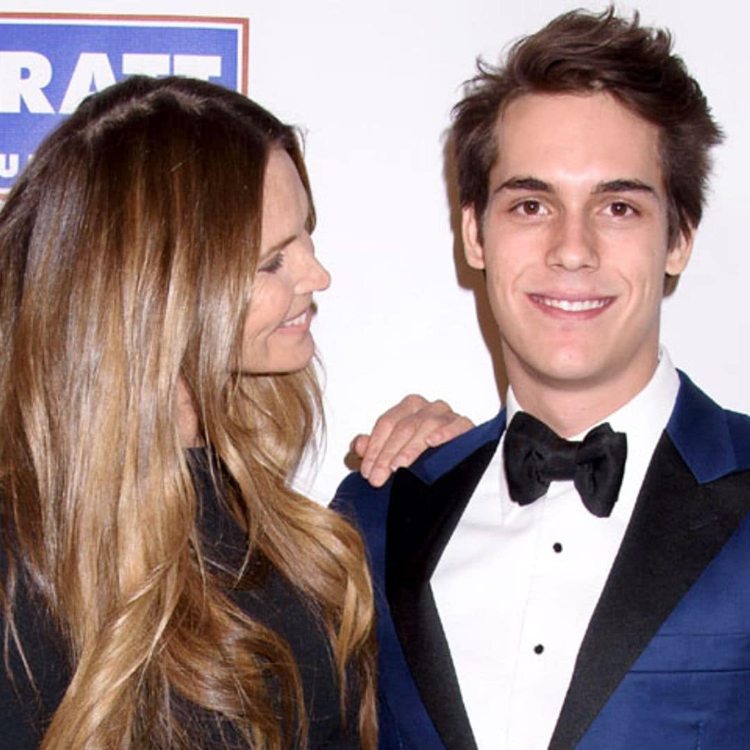 Elle Macpherson, la supermodelo de los 90 presume de hijo sobre la alfombra roja