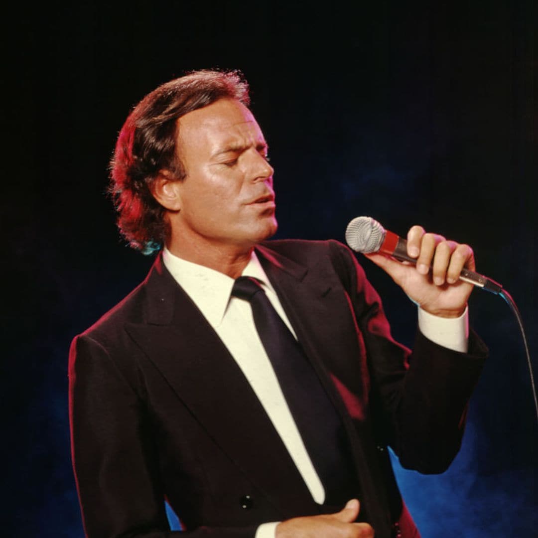 La emotiva despedida de Julio Iglesias a Silvio Santos, una leyenda de la televisión brasileña