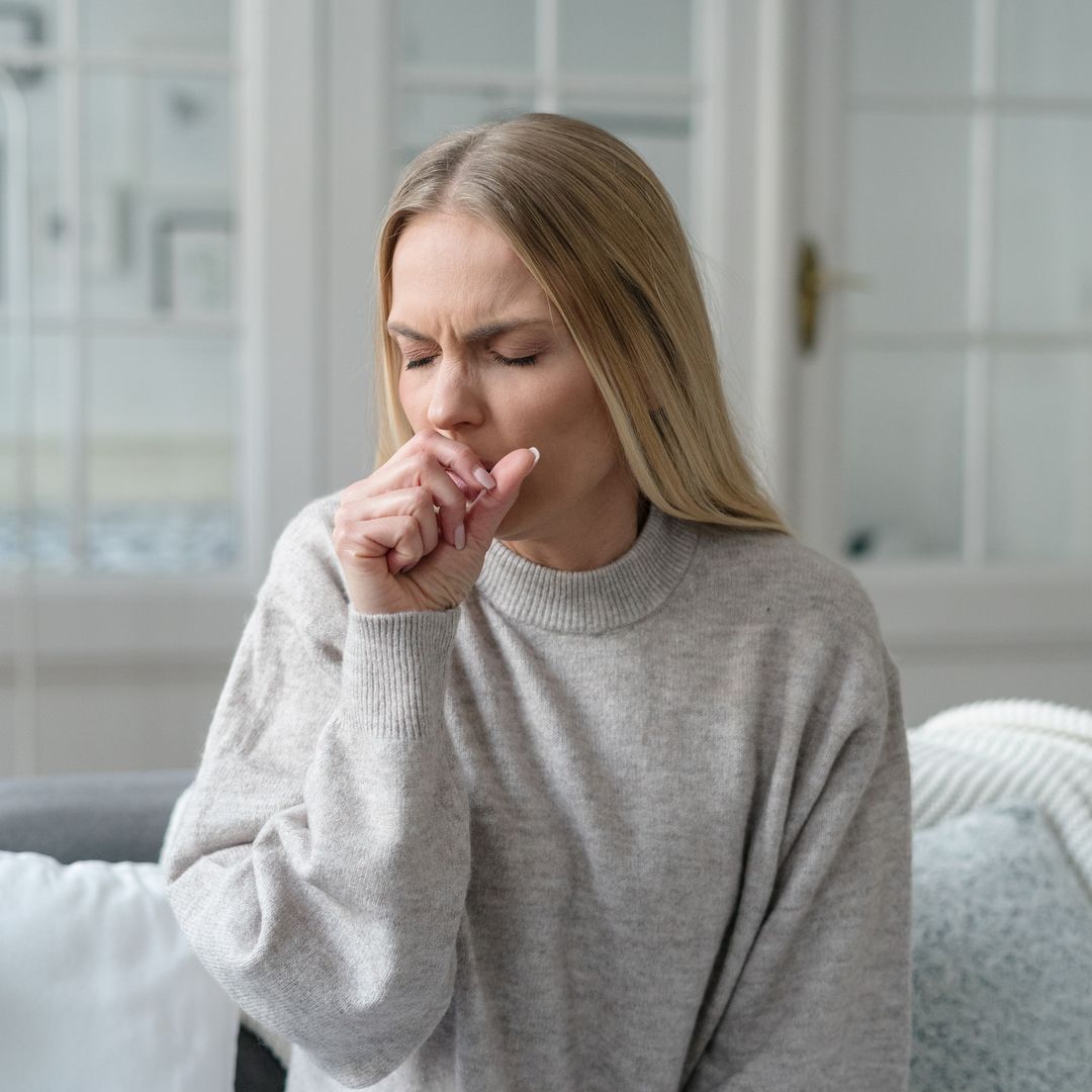 Todo lo que debes saber si llevas semanas tosiendo, según el neumólogo Joaquín Lamela López