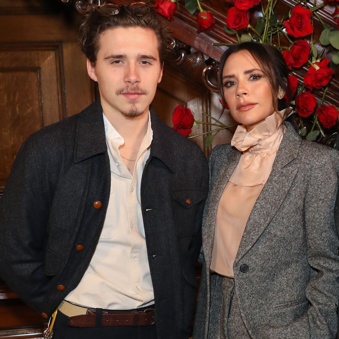 Brooklyn Beckham cubrió un significativo tatuaje con el que homenajeó a su mamá