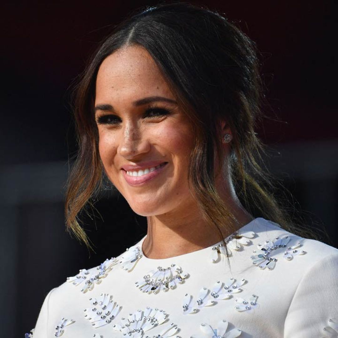 El fenómeno de los zapatos rojos de Meghan Markle que ahora cuestan un 60% menos