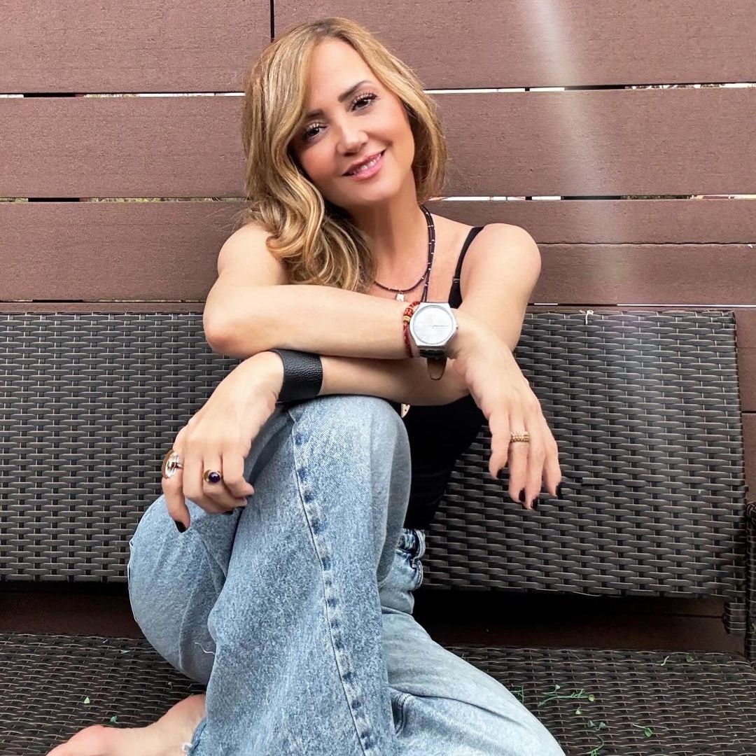 Andrea Legarreta, conmovida, confirma su regreso a las telenovelas junto a Fernando Colunga 