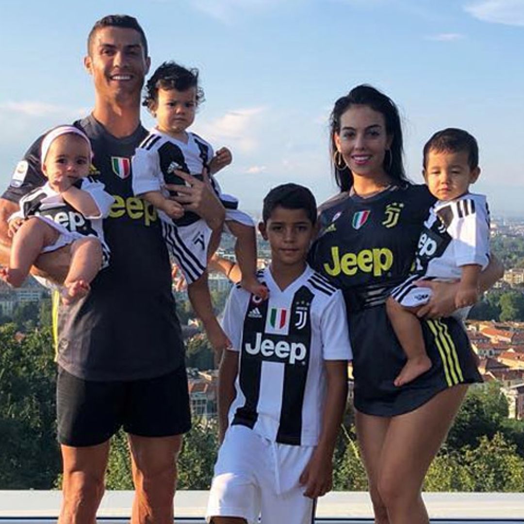 Georgina Rodríguez y Cristiano Ronaldo presumen de familia y de nuevo equipo
