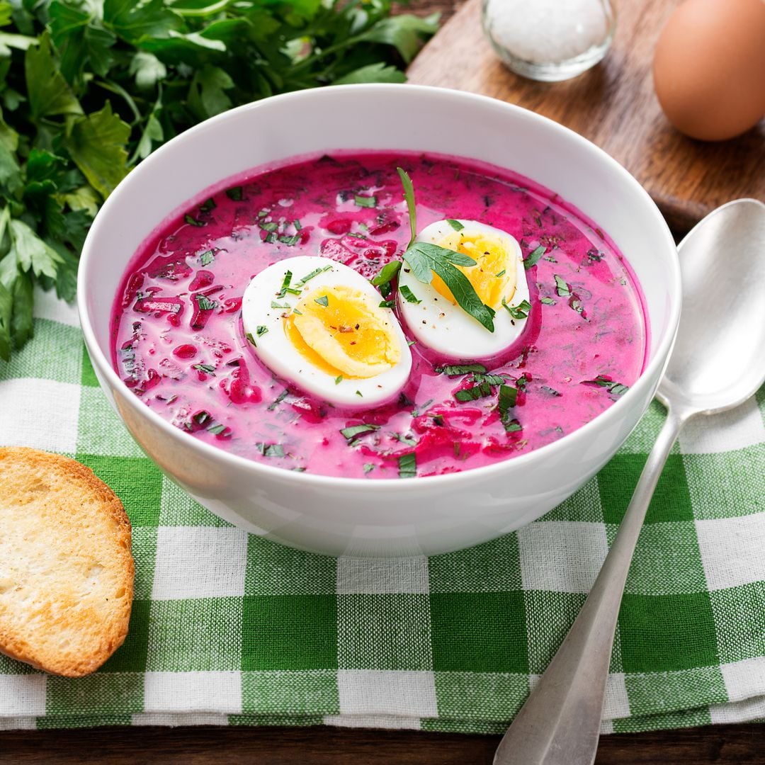 Más allá del gazpacho: 10 sopas frías ideales para tomar en verano