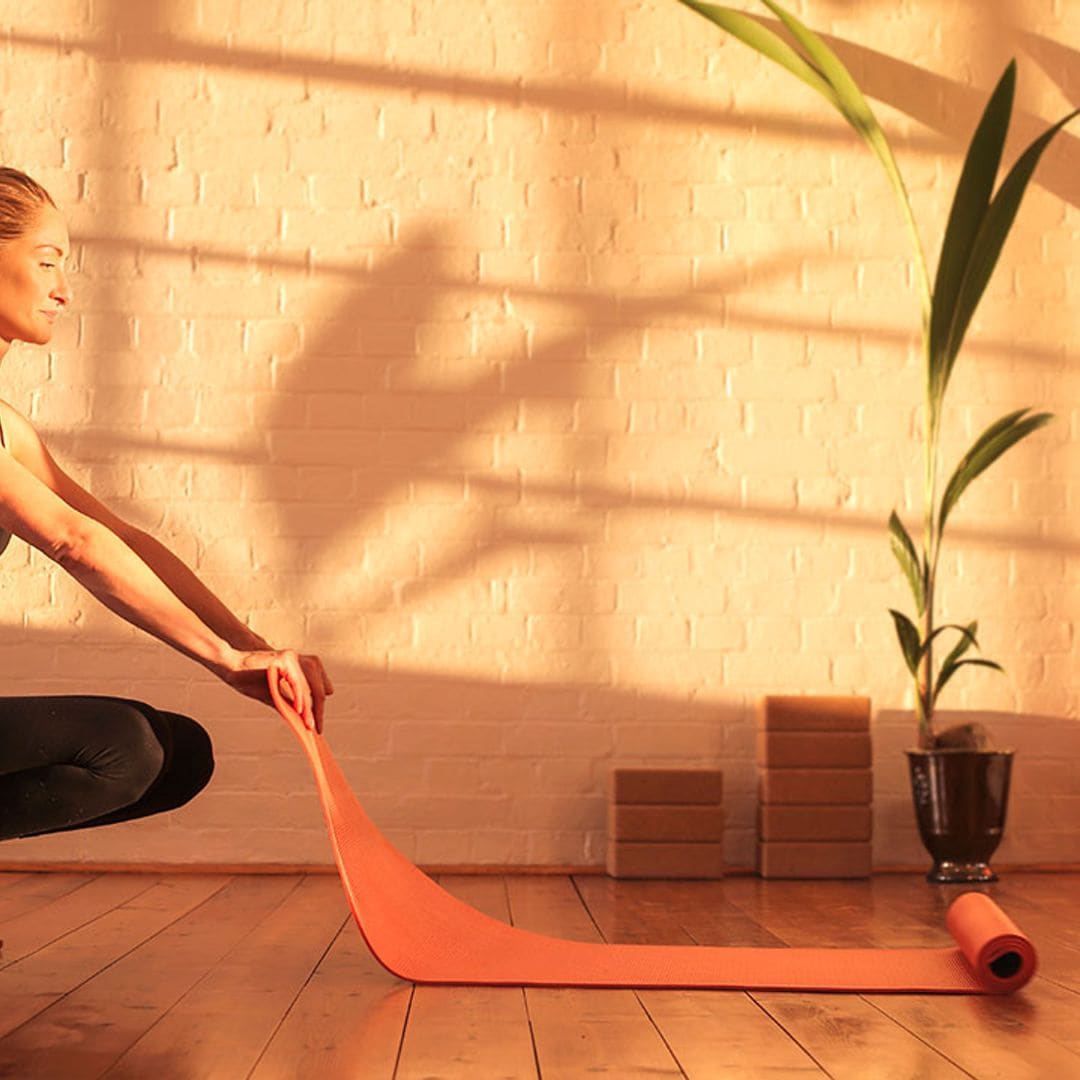 'Roll up', el ejercicio de Pilates beneficioso para tu espalda y tus abdominales