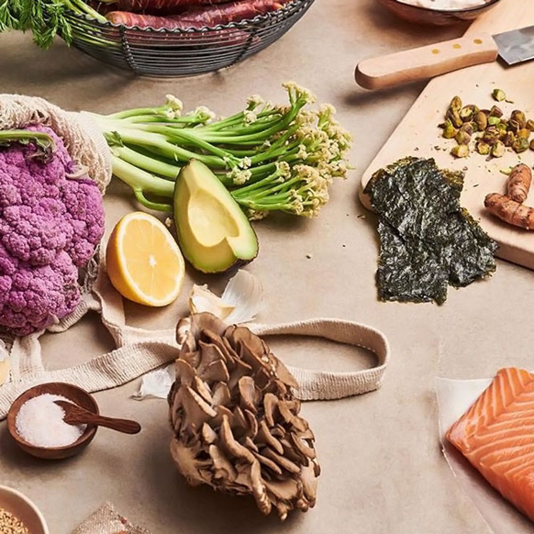 Los expertos recomiendan: estos son los 8 alimentos que no pueden faltar en tu cesta de la compra