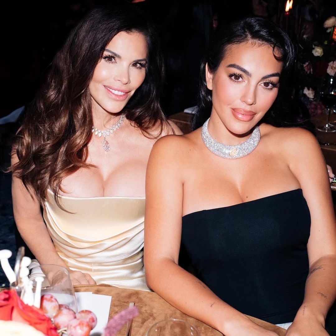 Lauren Sánchez Bezos y Georgina Rodríguez lucen idénticas en looks negros y presumen lujosos anillos