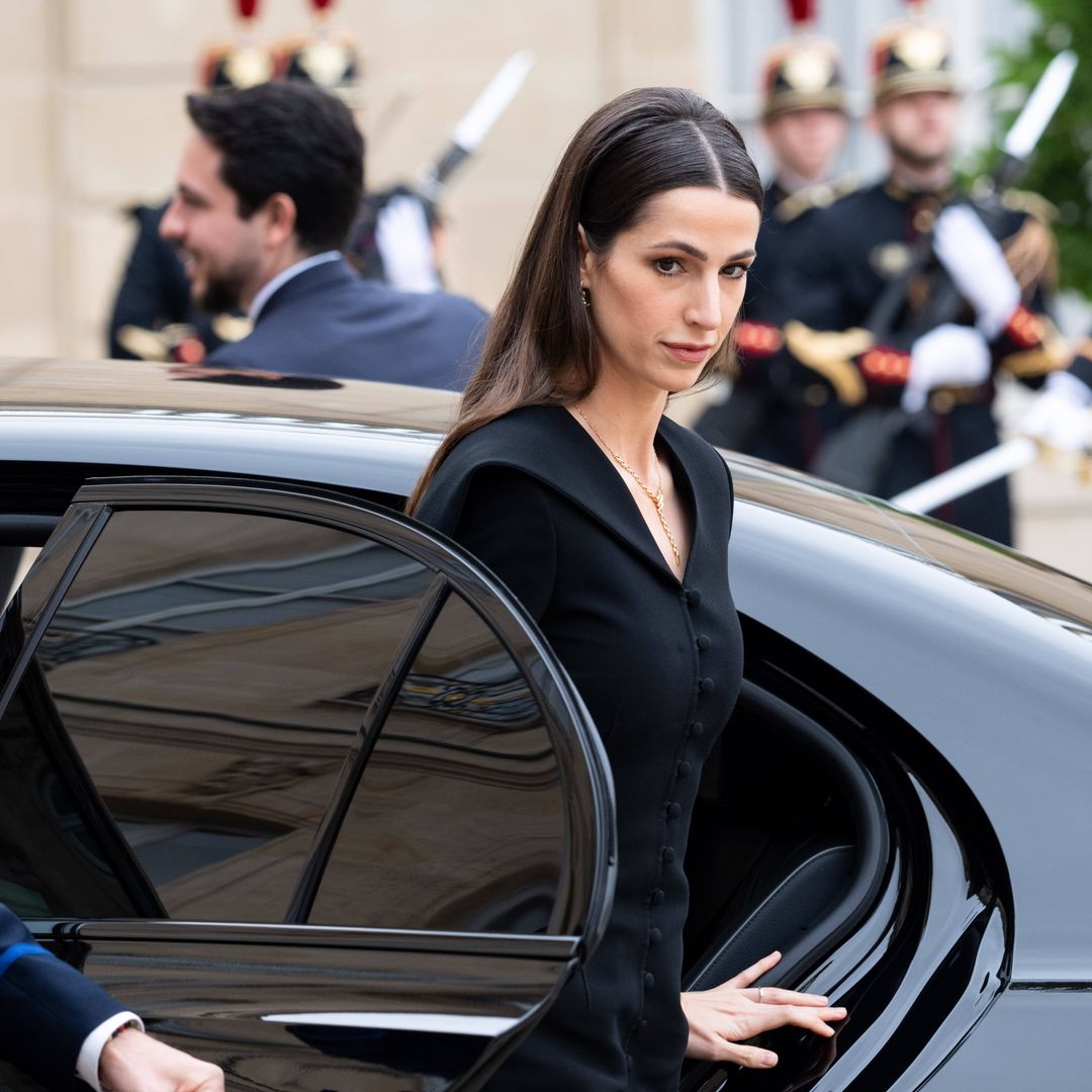Rajwa de Jordania da un paso al frente junto al príncipe Hussein y con los Macron como anfitriones