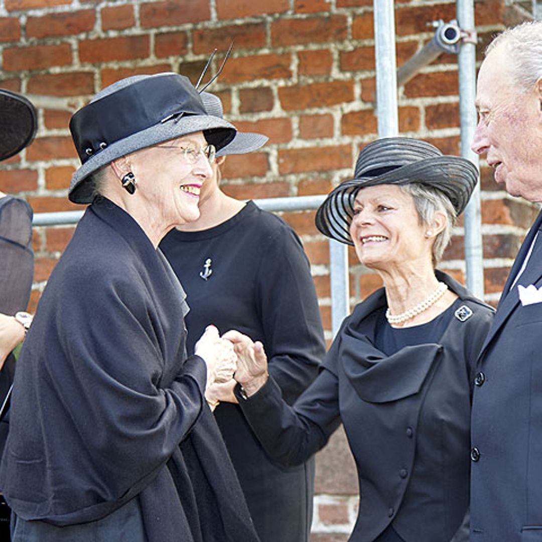 La reina Margarita de Dinamarca asiste en Copenhague al funeral de la princesa Isabel